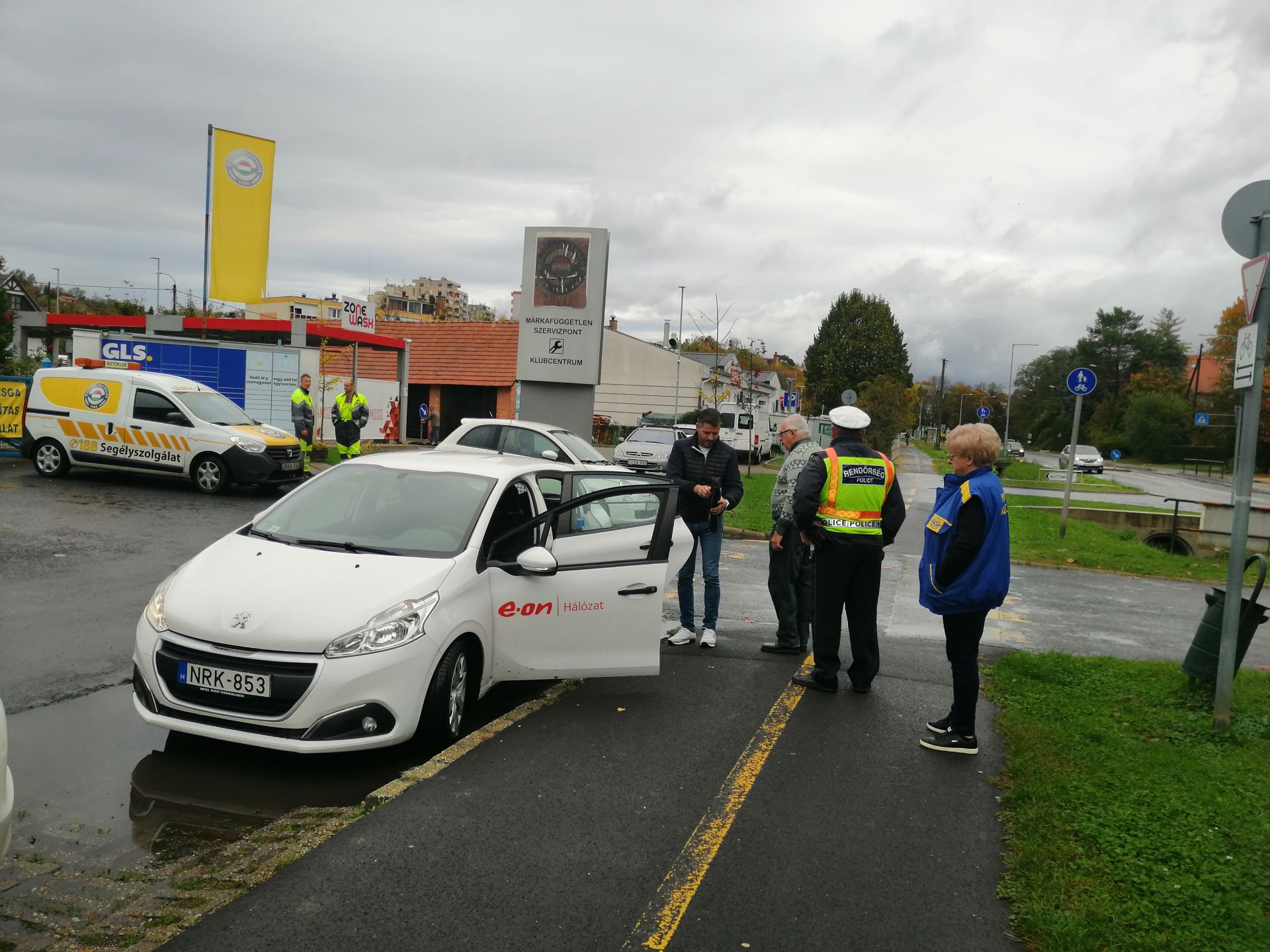 Elindult a Látni és Látszani akció az Autóklub pontjain