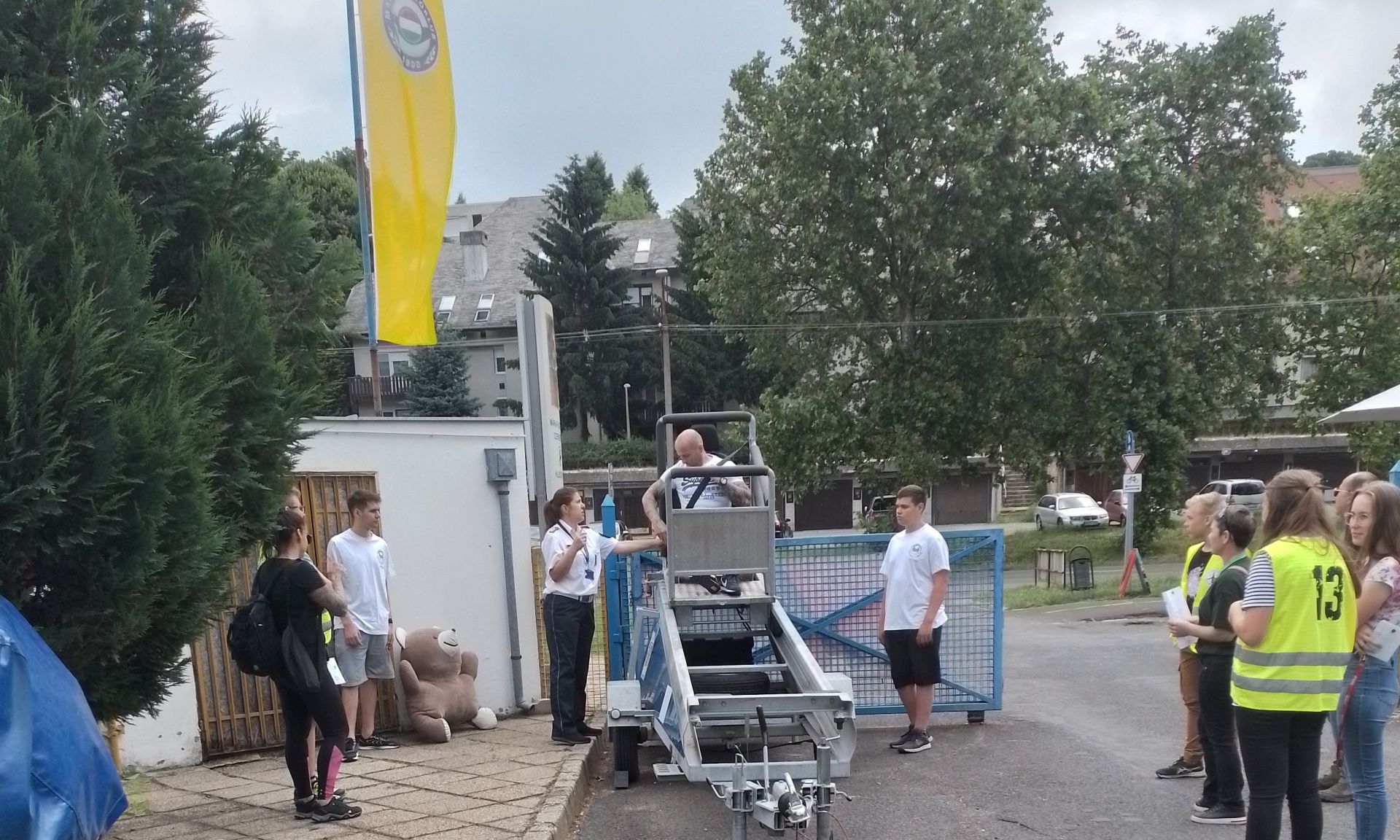 Közlekedik a család