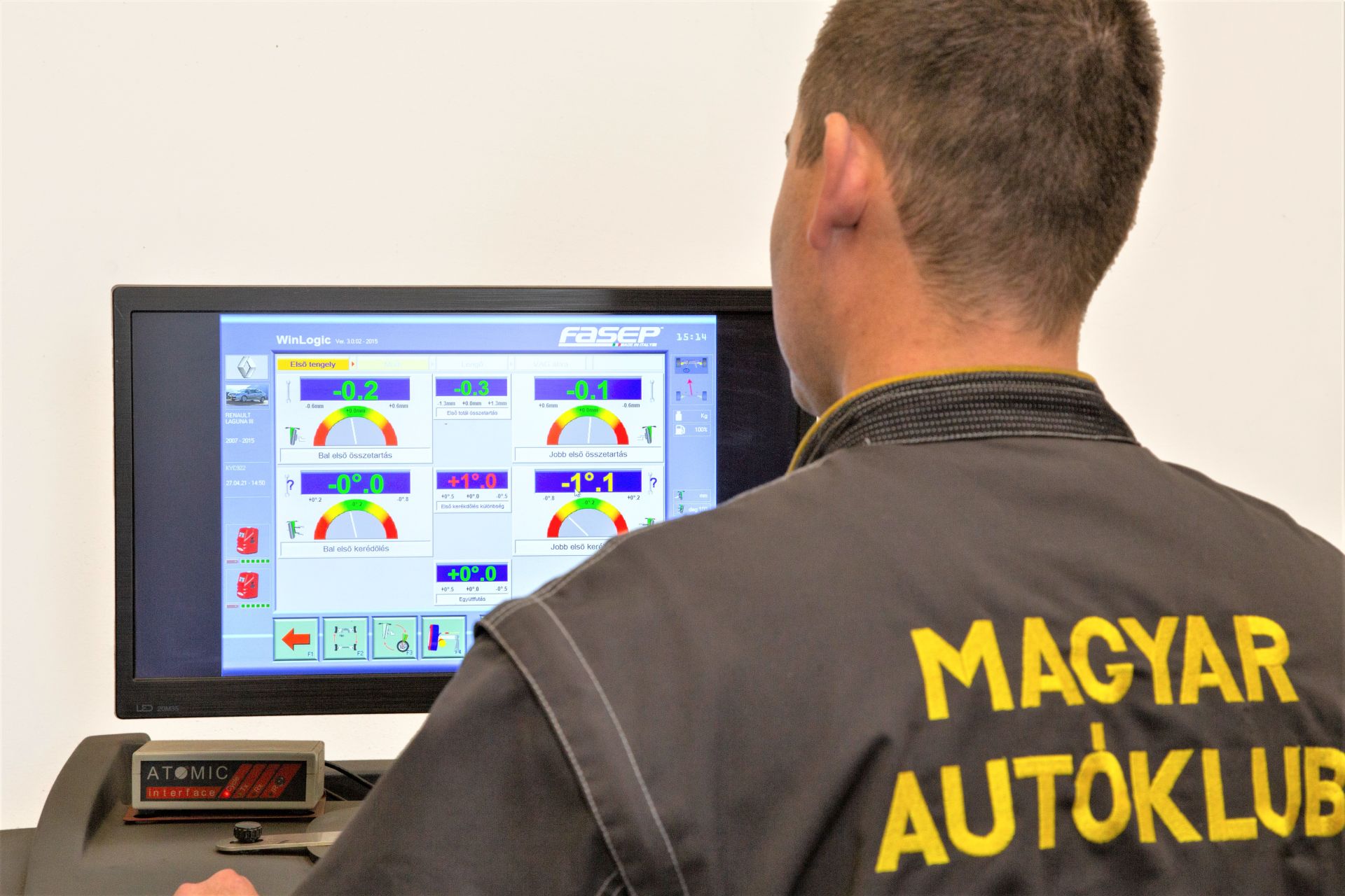 Egymillió autót kellene levizsgáztatni