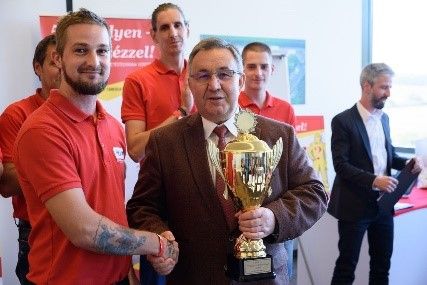 5 tengelyen – biztos kézzel